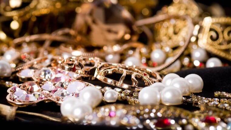 Antique Jewelry buyers Limestone Creek, Florida. Updated 2025